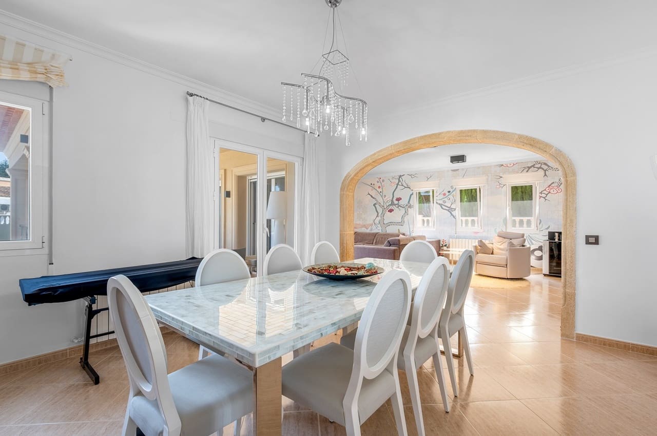 5 soverom Villa til salgs i Benissa med svømmebasseng - € 1 690 000 (Ref: 9190889)