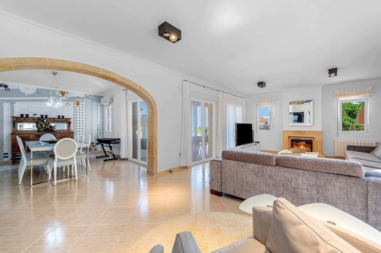 5 soveværelse Villa til salg i Benissa med swimmingpool garage - € 1.690.000 (Ref: 9190889)