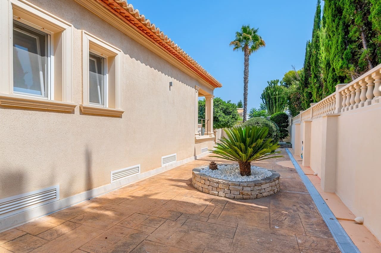 5 soveværelse Villa til salg i Benissa med swimmingpool garage - € 1.690.000 (Ref: 9190889)