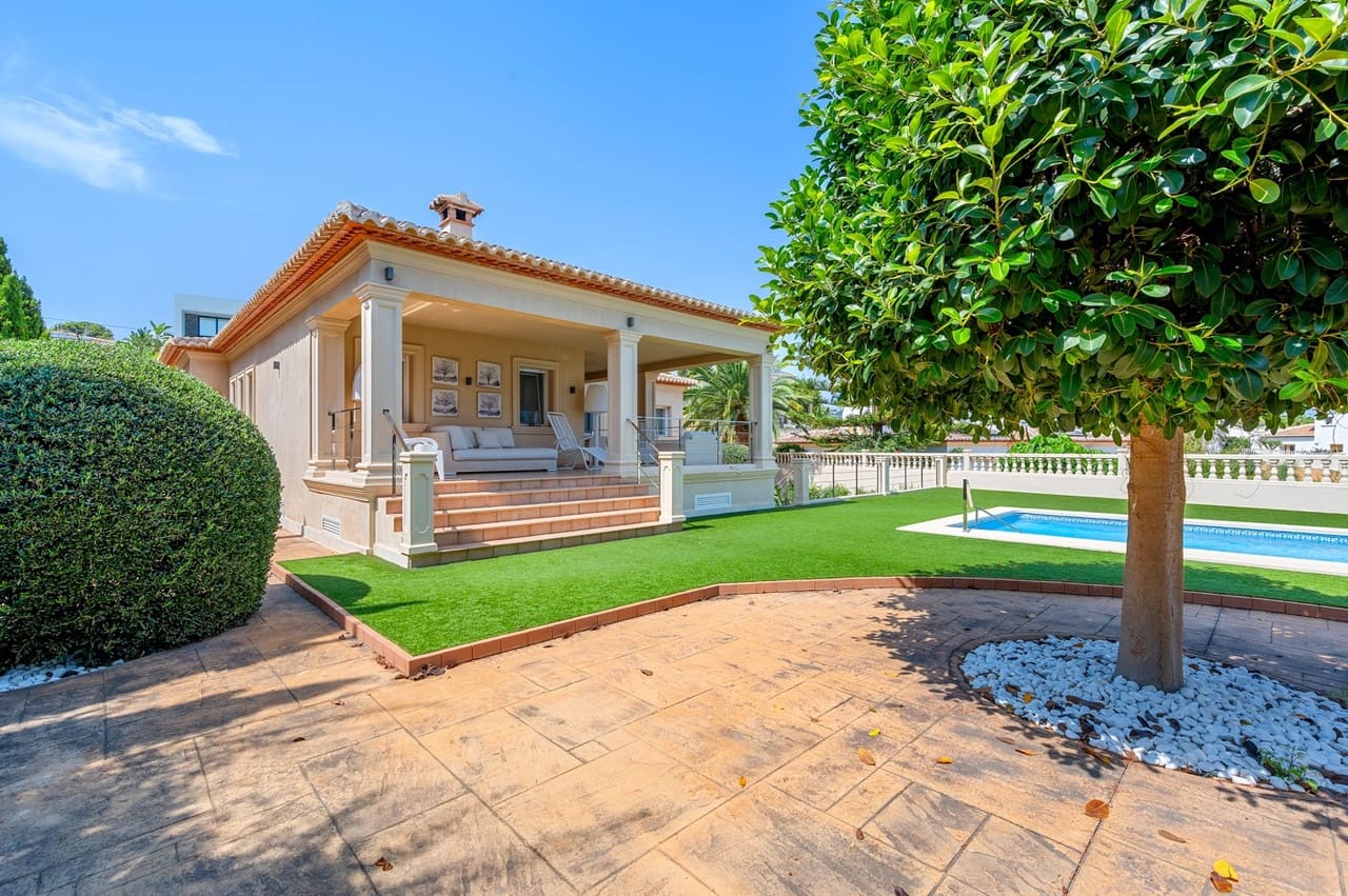 5 soveværelse Villa til salg i Benissa med swimmingpool garage - € 1.690.000 (Ref: 9190889)