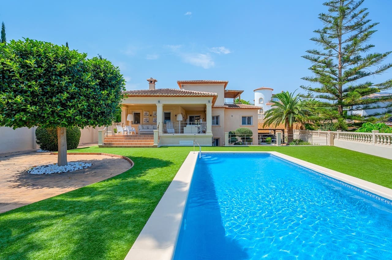 5 soveværelse Villa til salg i Benissa med swimmingpool garage - € 1.690.000 (Ref: 9190889)