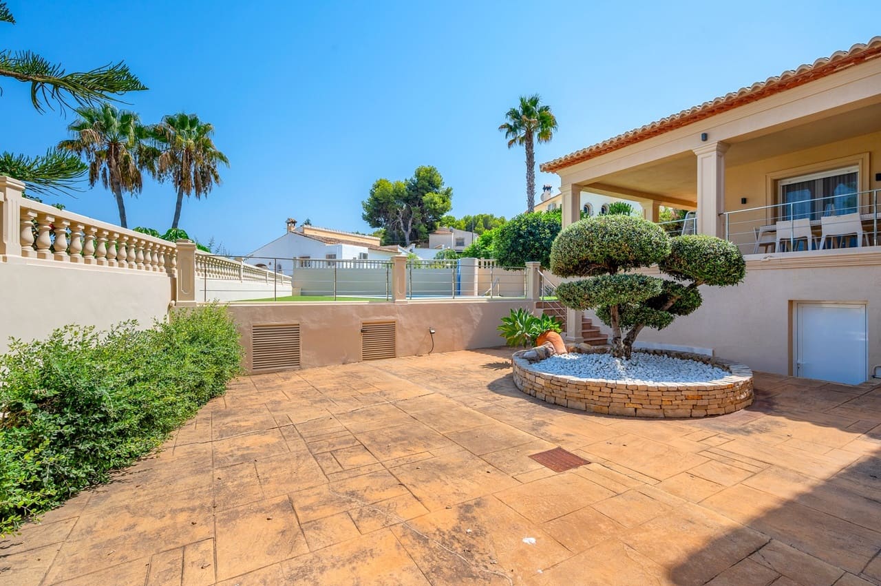 5 soveværelse Villa til salg i Benissa med swimmingpool garage - € 1.690.000 (Ref: 9190889)