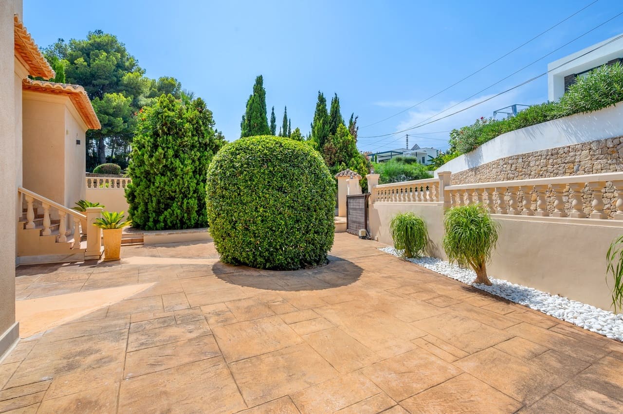 5 soveværelse Villa til salg i Benissa med swimmingpool garage - € 1.690.000 (Ref: 9190889)