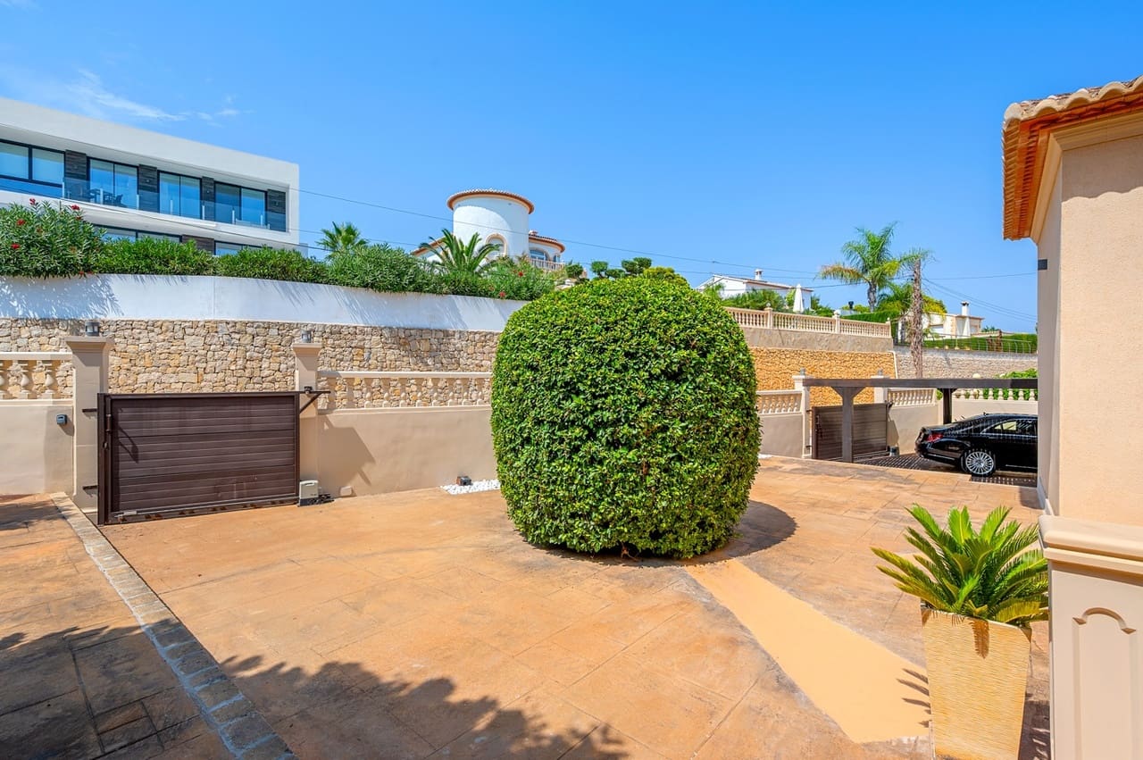 5 soveværelse Villa til salg i Benissa med swimmingpool garage - € 1.690.000 (Ref: 9190889)