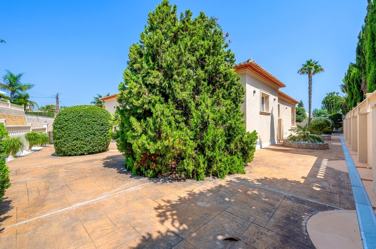 5 soveværelse Villa til salg i Benissa med swimmingpool garage - € 1.690.000 (Ref: 9190889)
