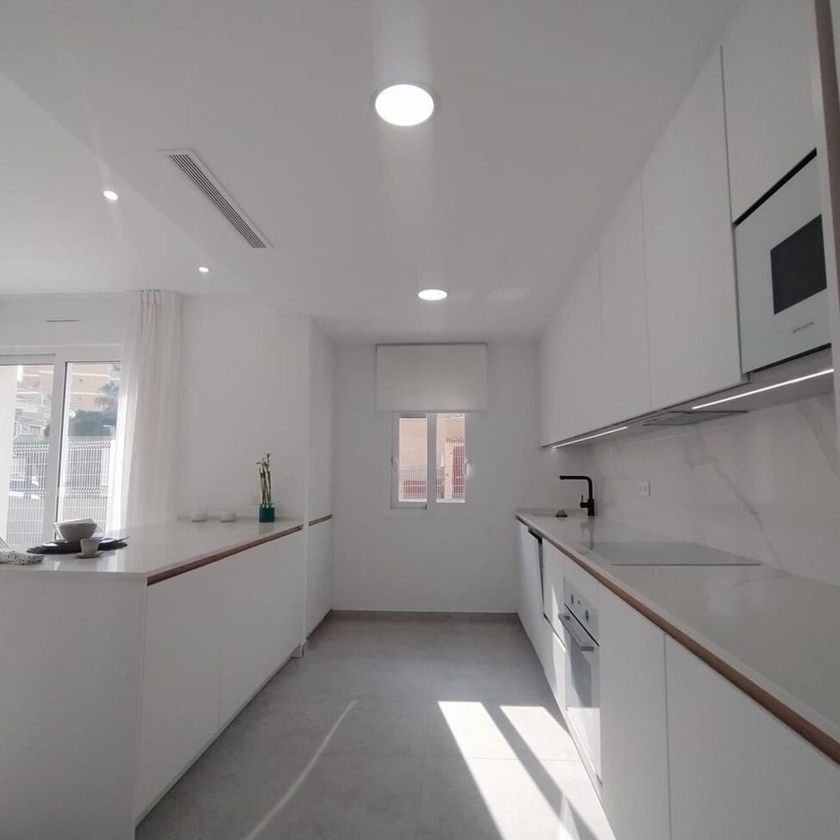 3 makuuhuone Huoneisto myytävänä paikassa Torrevieja mukana uima-altaan - 349 900 € (Ref: 9192111)