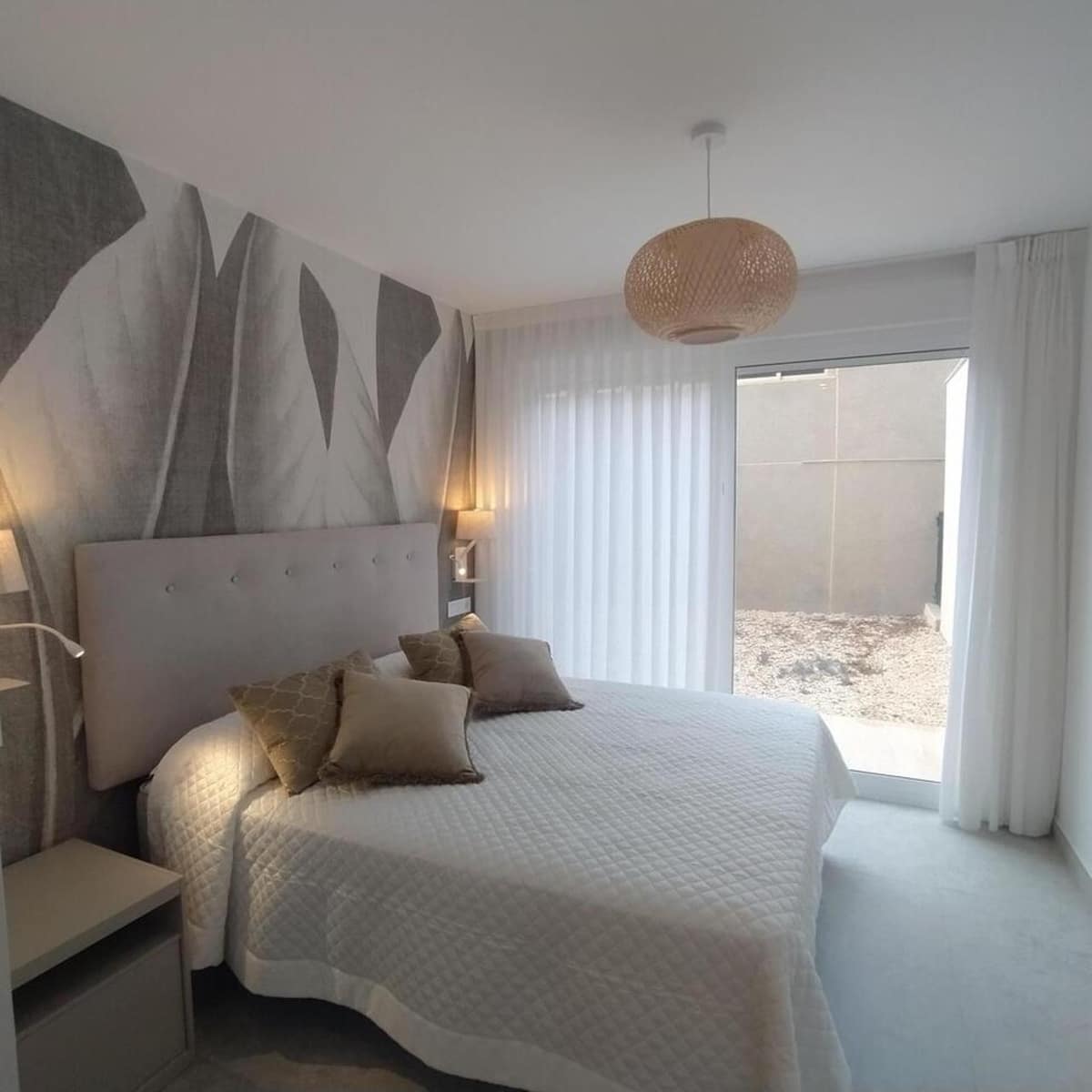 3 makuuhuone Huoneisto myytävänä paikassa Torrevieja mukana uima-altaan - 349 900 € (Ref: 9192111)