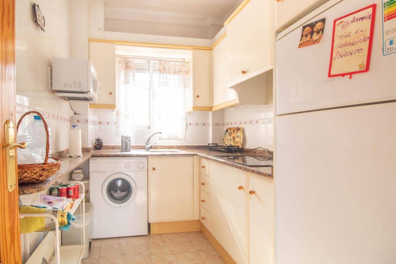 2 makuuhuone Kattohuoneisto myytävänä paikassa Torrevieja - 139 900 € (Ref: 9192116)