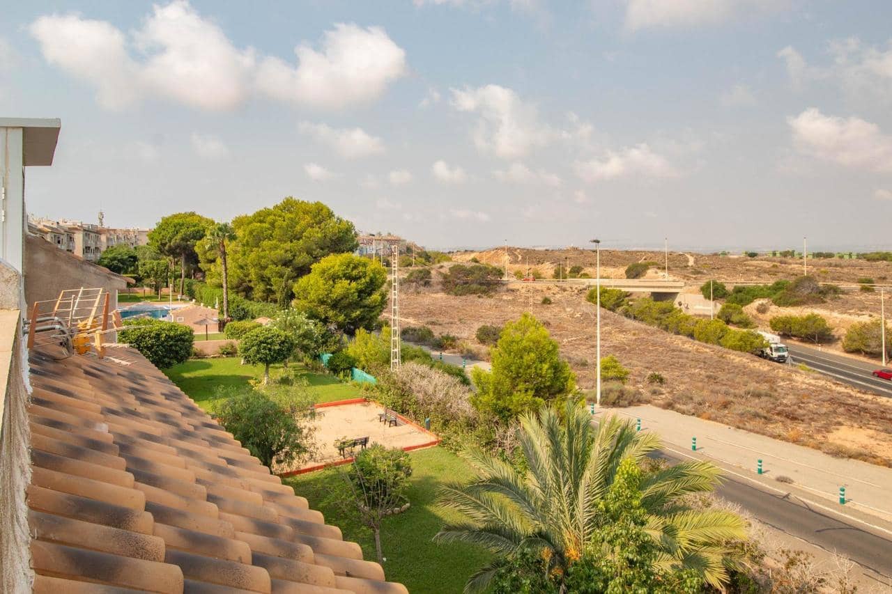 2 makuuhuone Kattohuoneisto myytävänä paikassa Torrevieja - 139 900 € (Ref: 9192116)