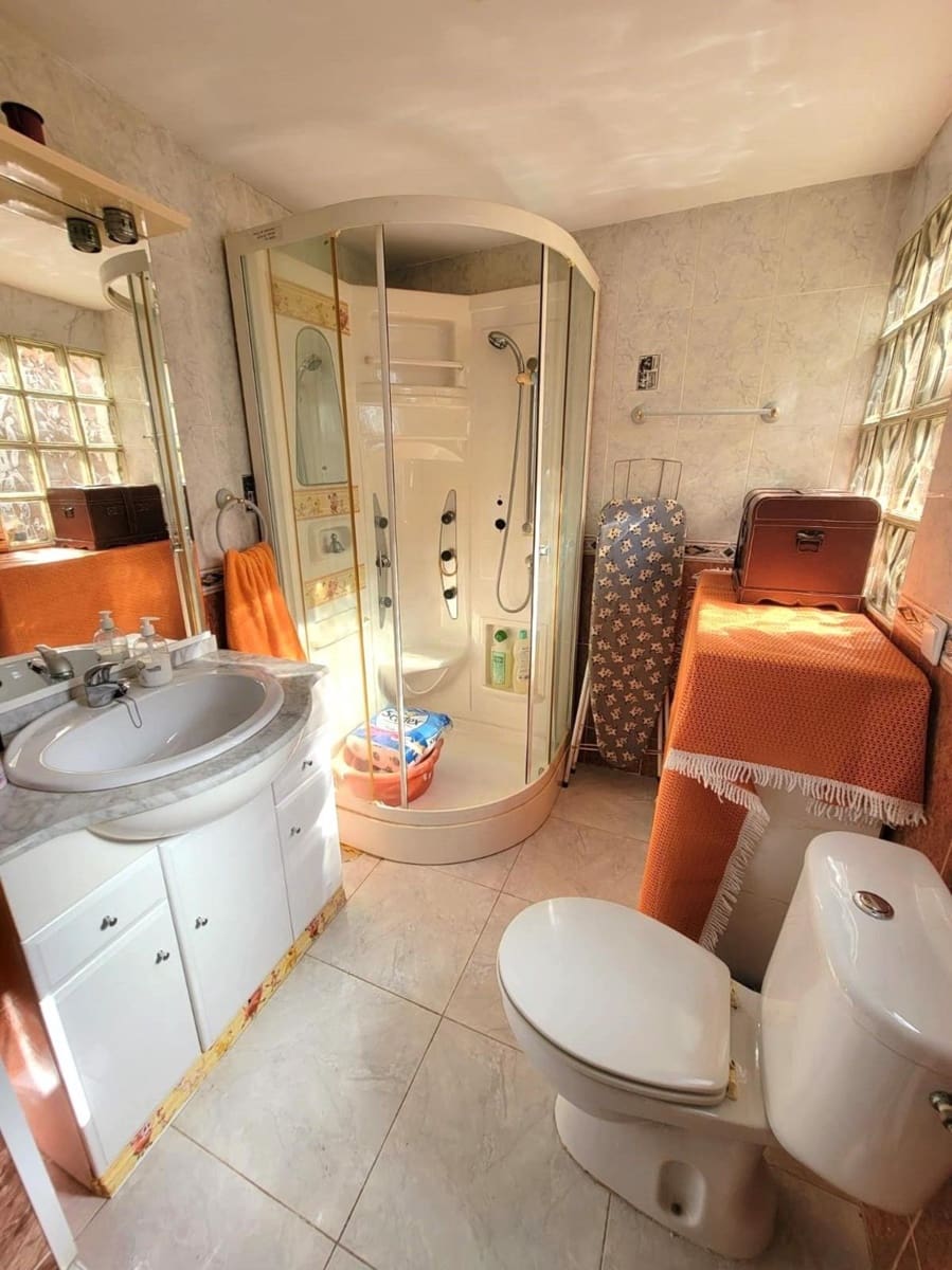 2 soveværelse Bungalow til salg i Torrevieja med swimmingpool - € 169.000 (Ref: 9193573)