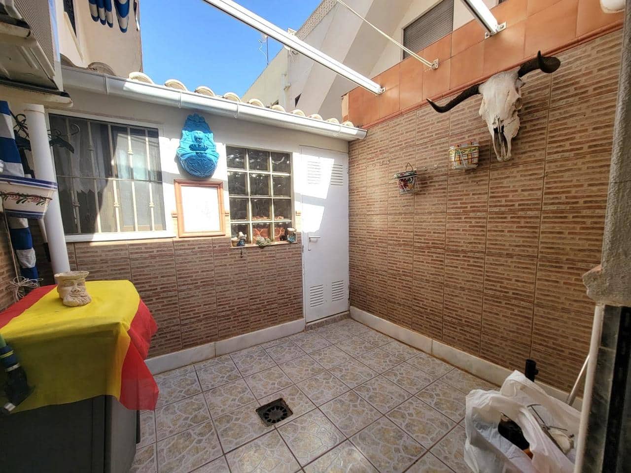 2 soveværelse Bungalow til salg i Torrevieja med swimmingpool - € 169.000 (Ref: 9193573)