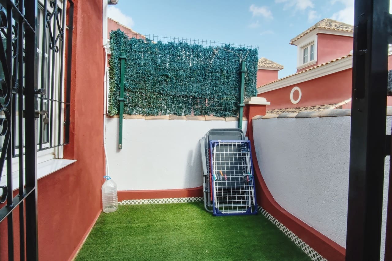 3 slaapkamer Villa te koop in Orihuela Costa - € 239.000 (Ref: 9193577)