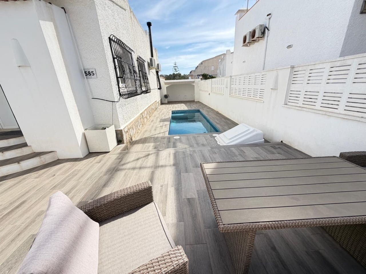 2 slaapkamer Villa te koop in Villamartin met zwembad - € 255.000 (Ref: 9197557)