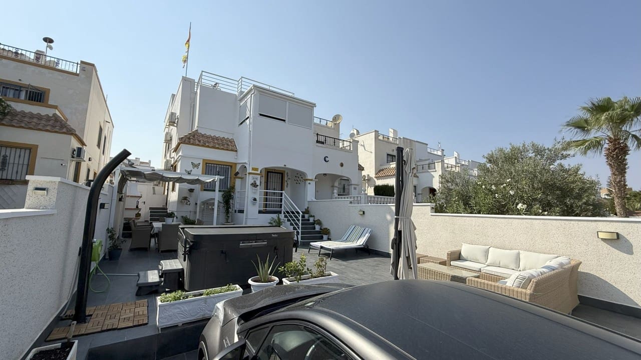 2 bedroom Villa for sale in Orihuela Costa - € 349,900 (Ref: 9202255)