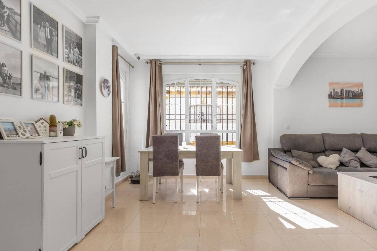 2 bedroom Villa for sale in Orihuela Costa with pool - € 262,500 (Ref: 9208168)