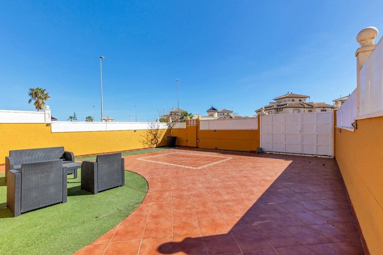 2 bedroom Villa for sale in Orihuela Costa with pool - € 252,500 (Ref: 9208168)