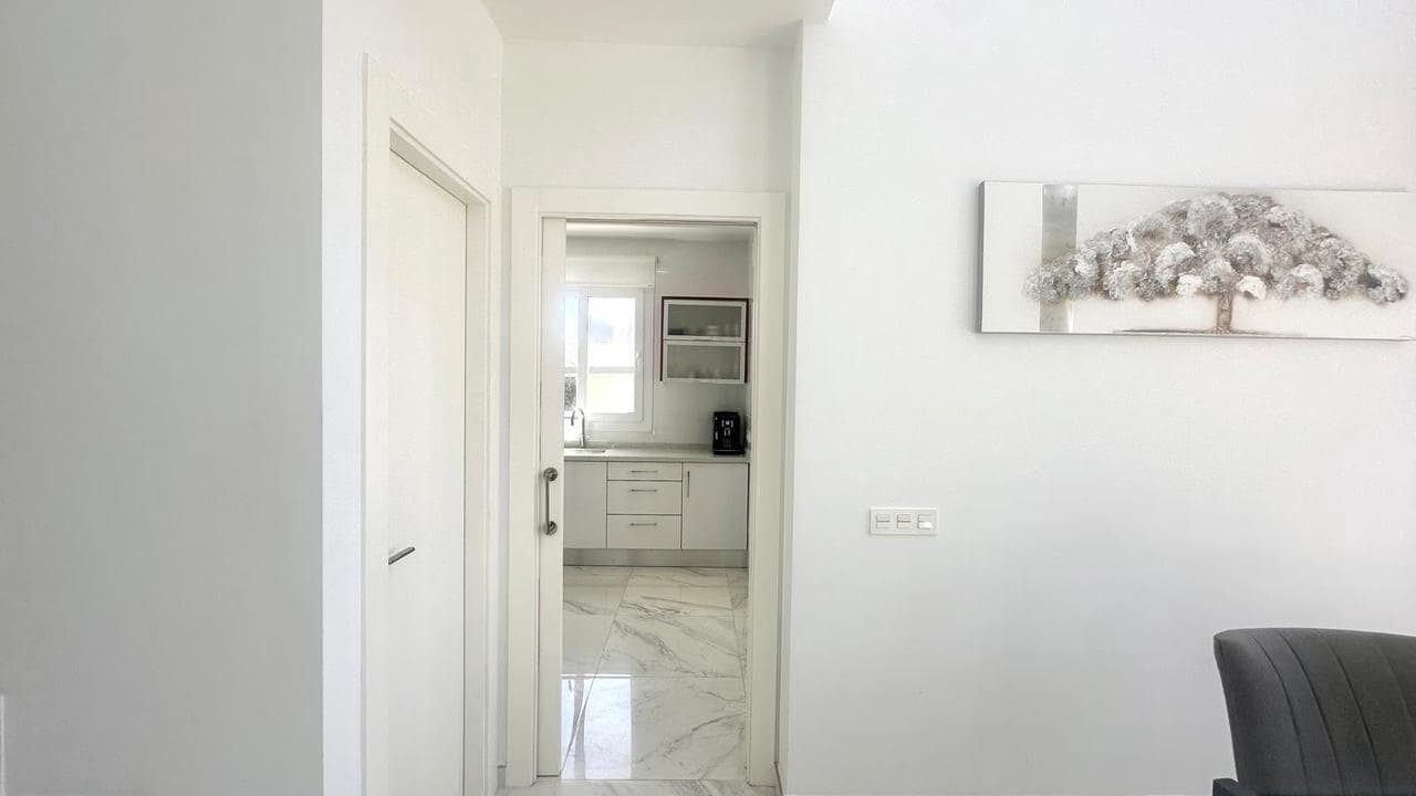 3 soveværelse Villa til salg i Torrevieja med swimmingpool - € 749.000 (Ref: 9208170)