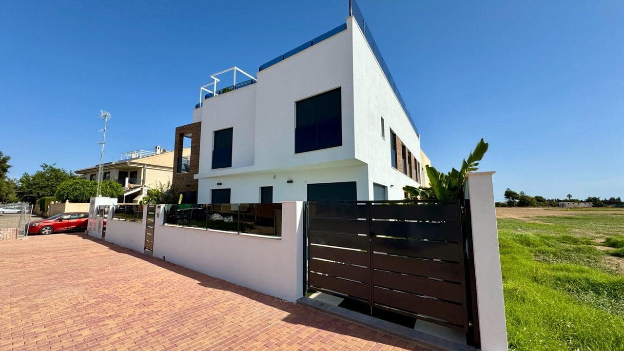 2 bedroom Bungalow for sale in San Pedro del Pinatar - € 258,900 (Ref: 9209401)