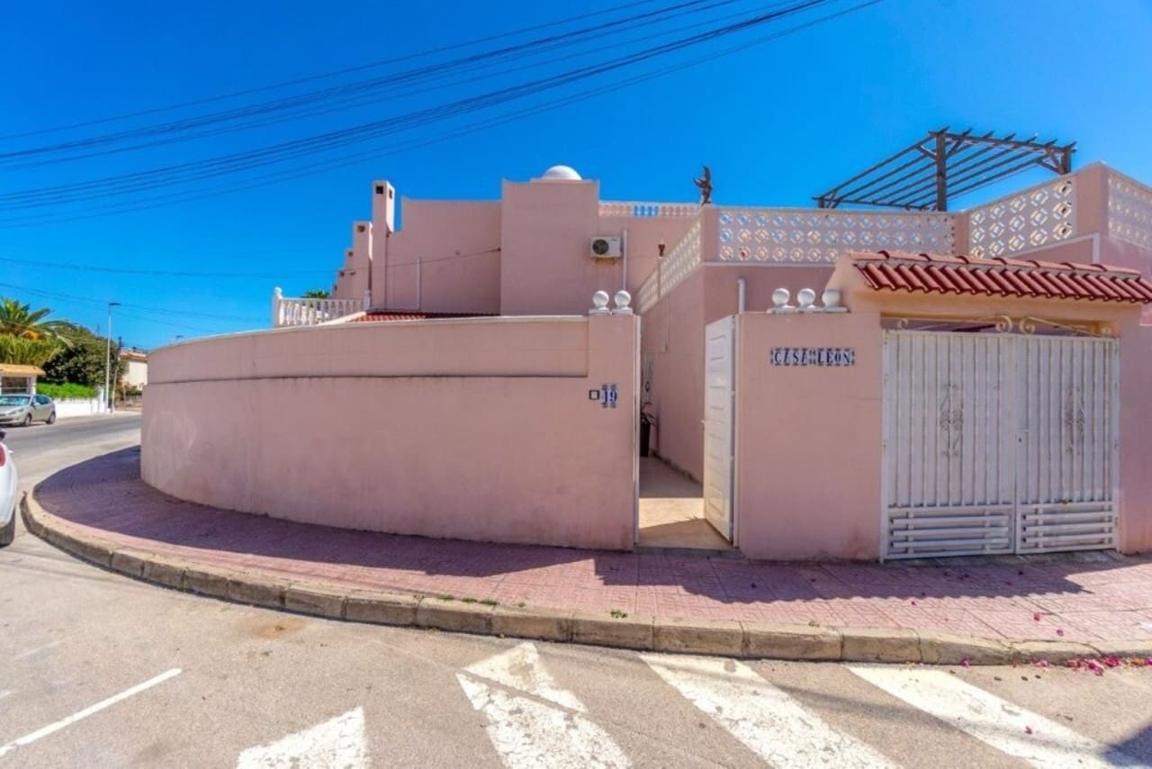 5 sypialnia Dom na sprzedaż w Torrevieja z basenem - 399 000 € (Ref: 9217310)
