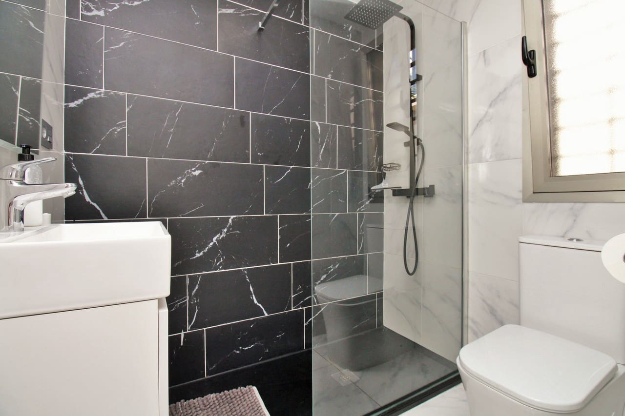 4 bedroom Villa for sale in Villamartin with pool - € 477,000 (Ref: 9219780)