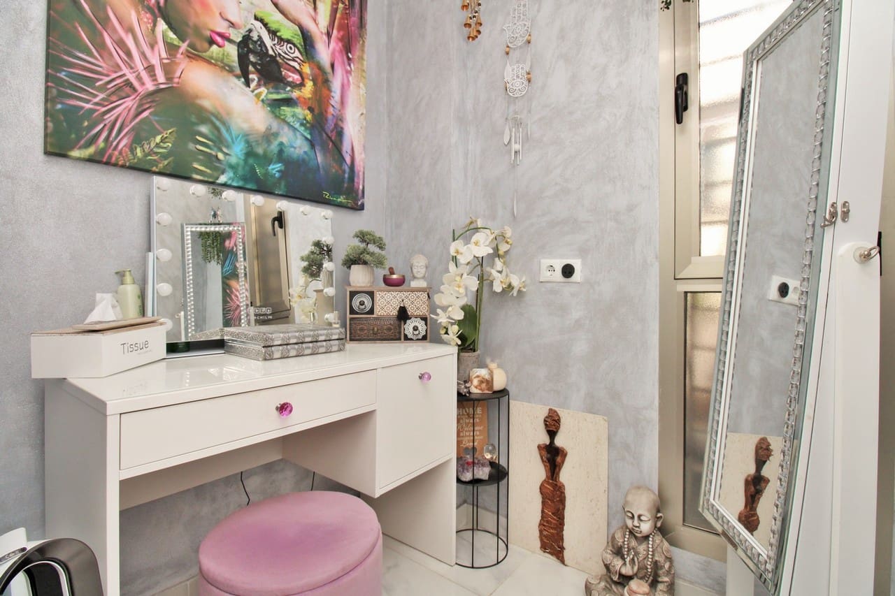 4 bedroom Villa for sale in Villamartin with pool - € 477,000 (Ref: 9219780)