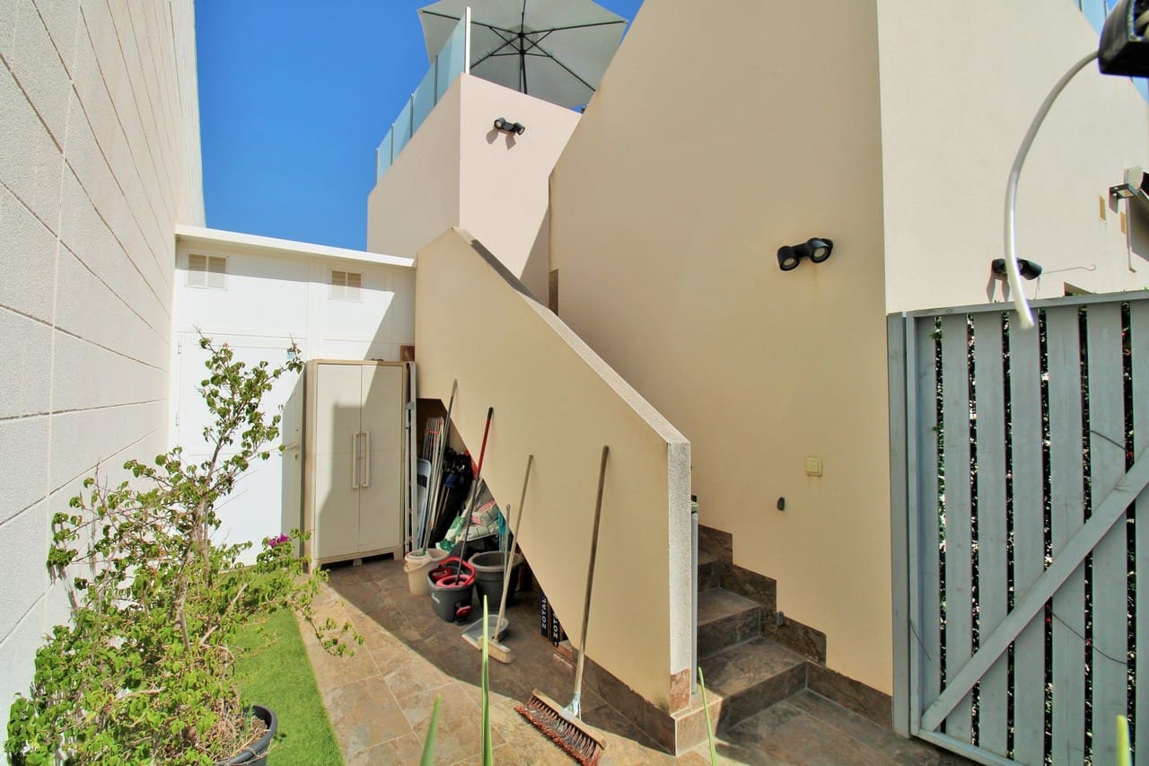 4 bedroom Villa for sale in Villamartin with pool - € 477,000 (Ref: 9219780)