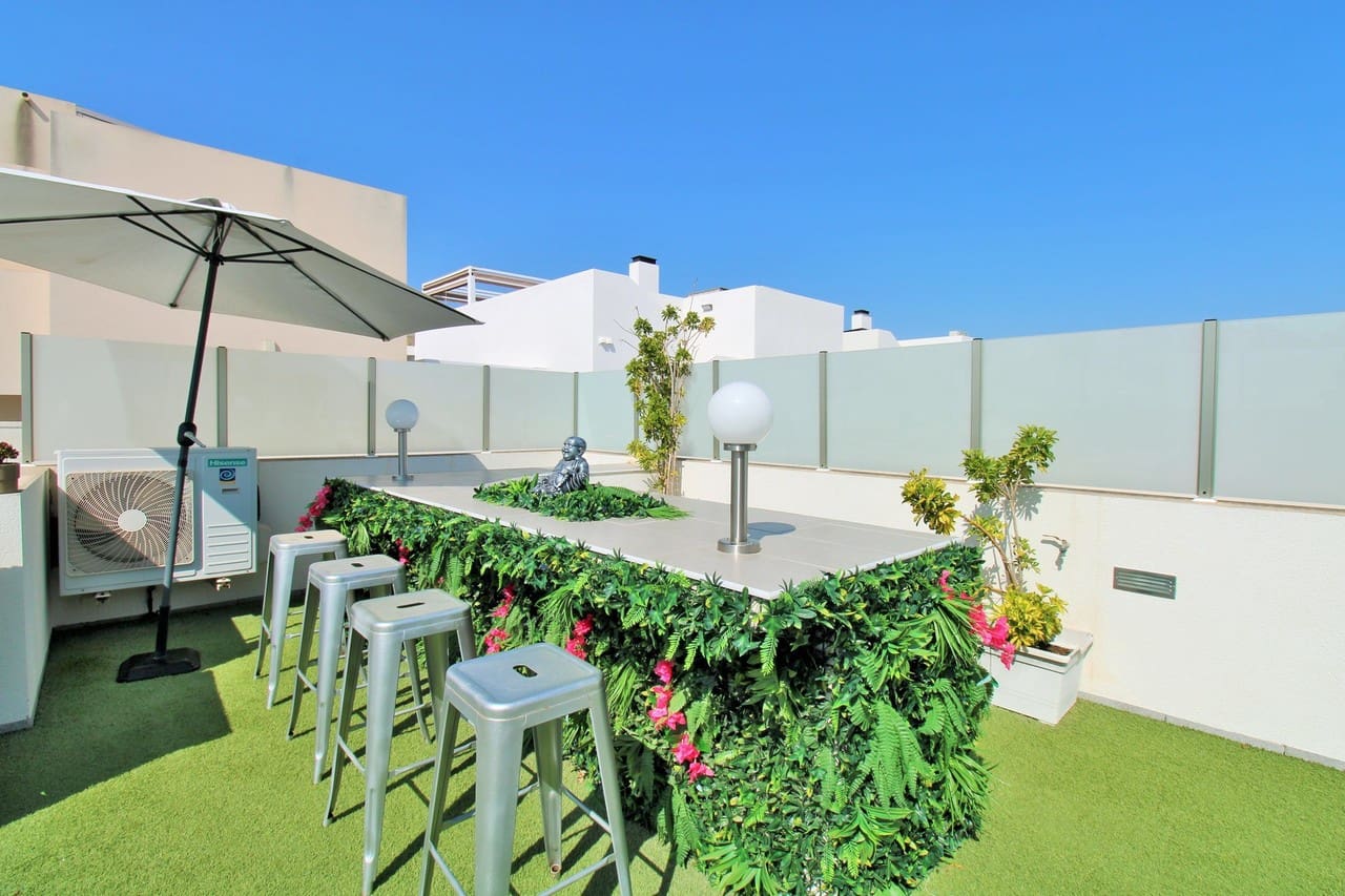 4 bedroom Villa for sale in Villamartin with pool - € 477,000 (Ref: 9219780)