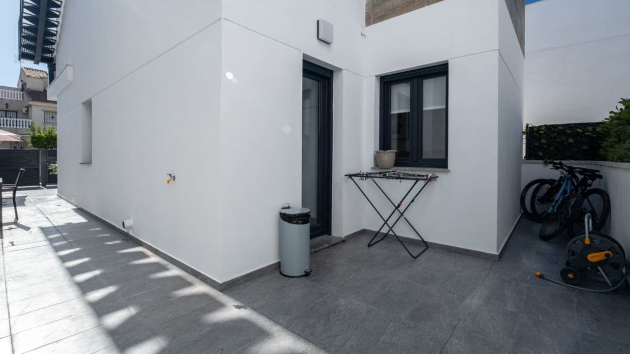 3 sovrum Villa till salu i Torrevieja - 385 000 € (Ref: 9228387)