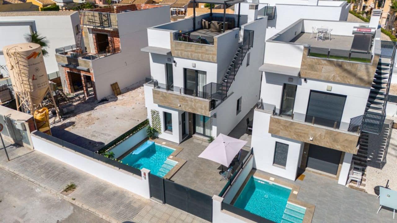 3 sovrum Villa till salu i Torrevieja - 385 000 € (Ref: 9228387)