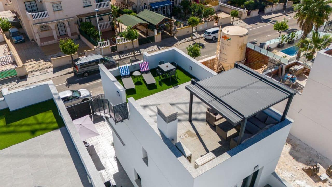 3 sovrum Villa till salu i Torrevieja - 385 000 € (Ref: 9228387)