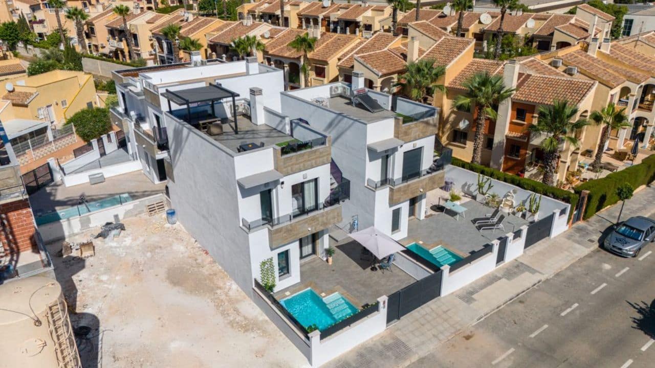 3 sovrum Villa till salu i Torrevieja - 385 000 € (Ref: 9228387)