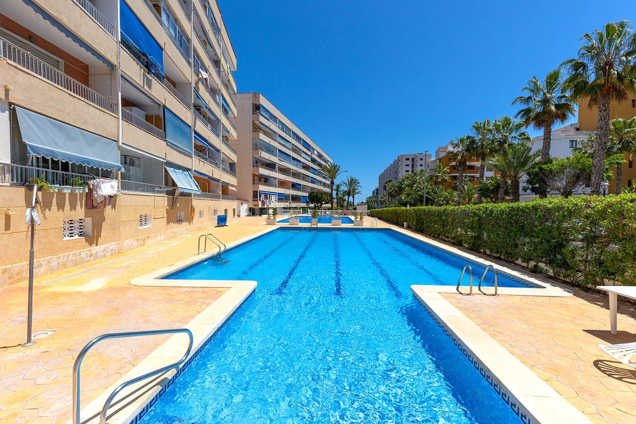 1 quarto Apartamento para venda em Torrevieja - 149 900 € (Ref: 9236185)