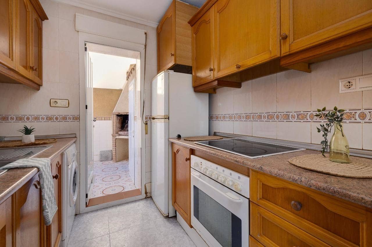 Bungalow de 2 habitaciones en Torrevieja en venta con piscina - 159.000 € (Ref: 9239691)