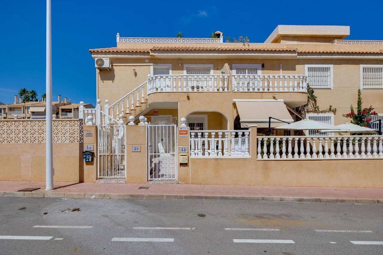 Bungalow de 2 habitaciones en Torrevieja en venta con piscina - 159.000 € (Ref: 9239691)