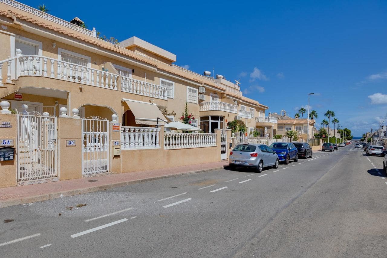 Bungalow de 2 habitaciones en Torrevieja en venta con piscina - 159.000 € (Ref: 9239691)