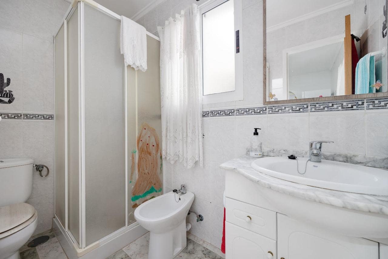 3 makuuhuone Huoneisto myytävänä paikassa Torrevieja - 144 995 € (Ref: 9242814)