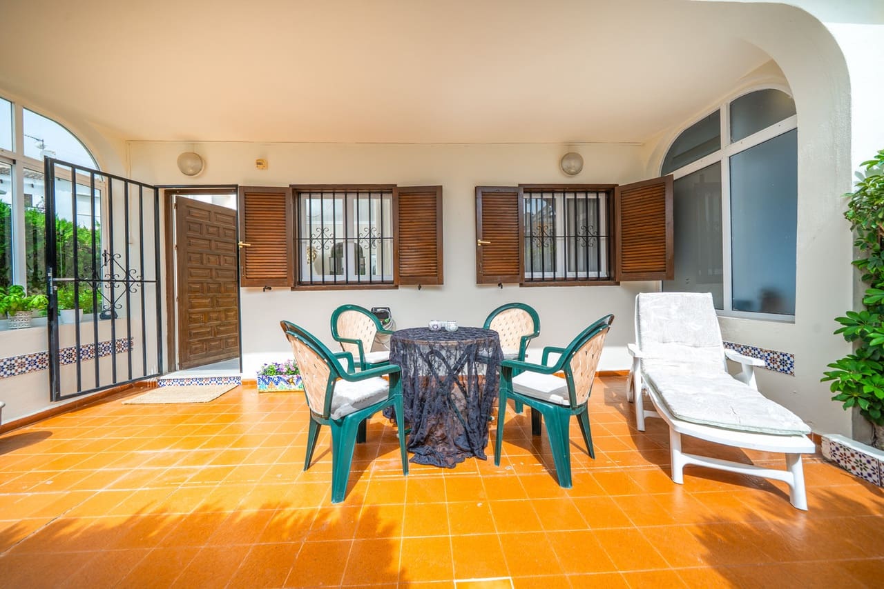 2 soverom Bungalow til salgs i Torrevieja med svømmebasseng - € 180 000 (Ref: 9246424)