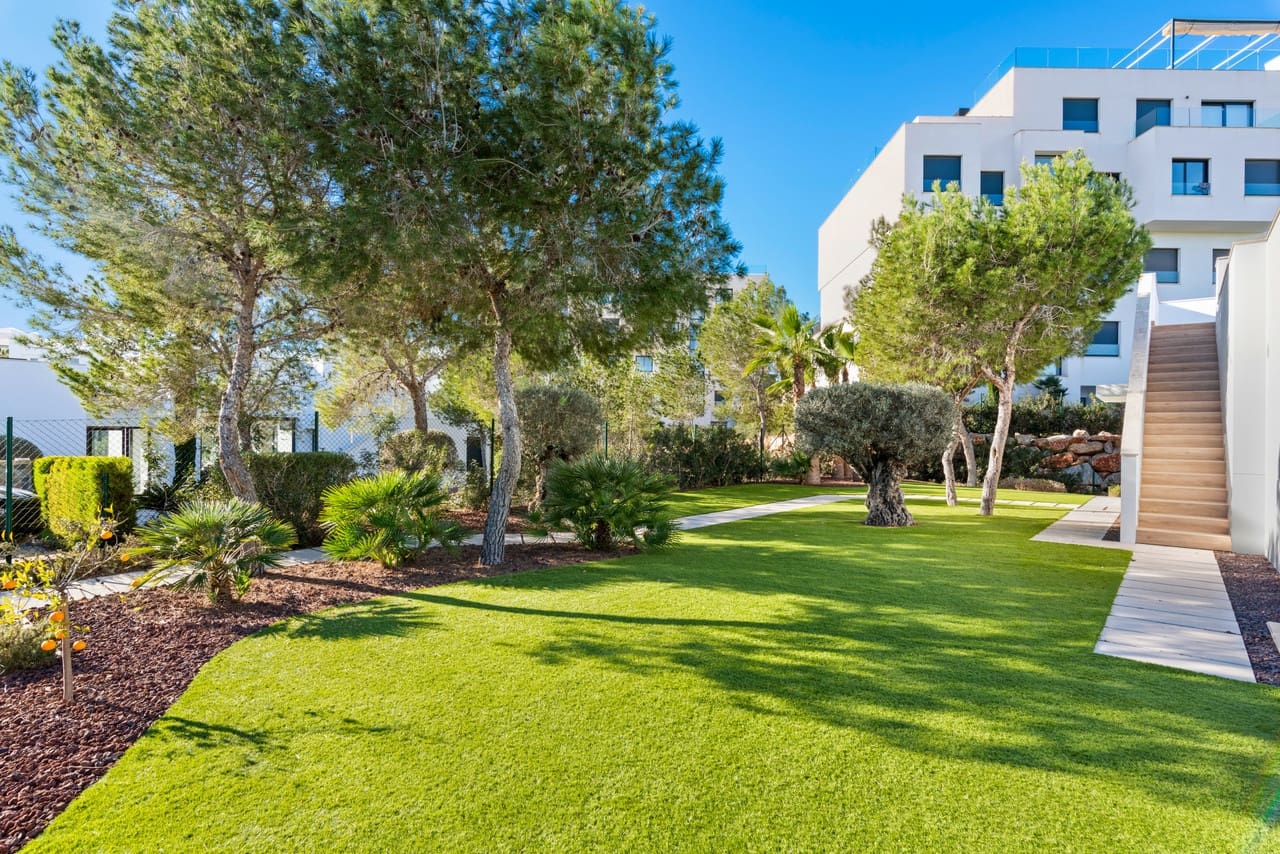 4 bedroom Villa for sale in Dehesa de Campoamor - € 799,000 (Ref: 9262365)