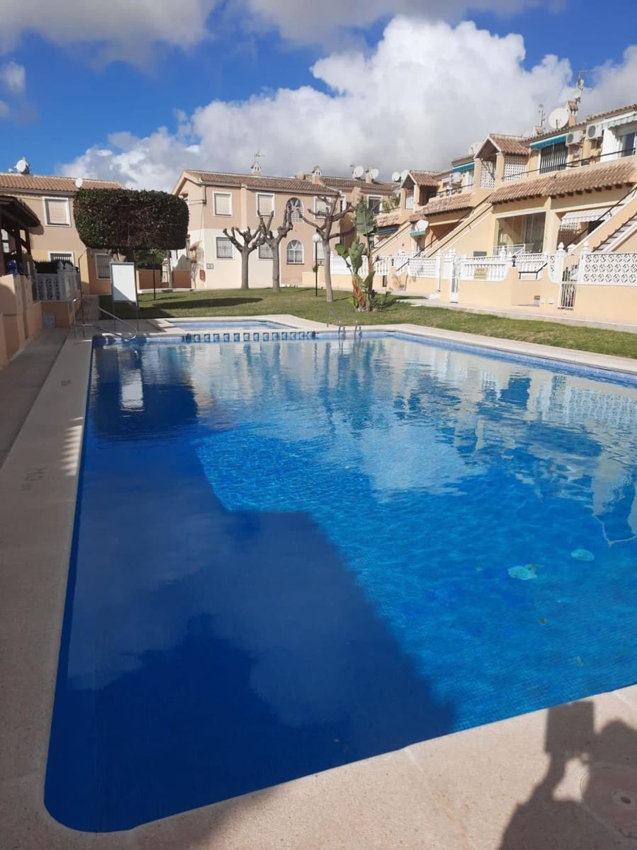 2 sovrum Bungalow till salu i San Miguel de Salinas med pool - 139 000 € (Ref: 9262366)