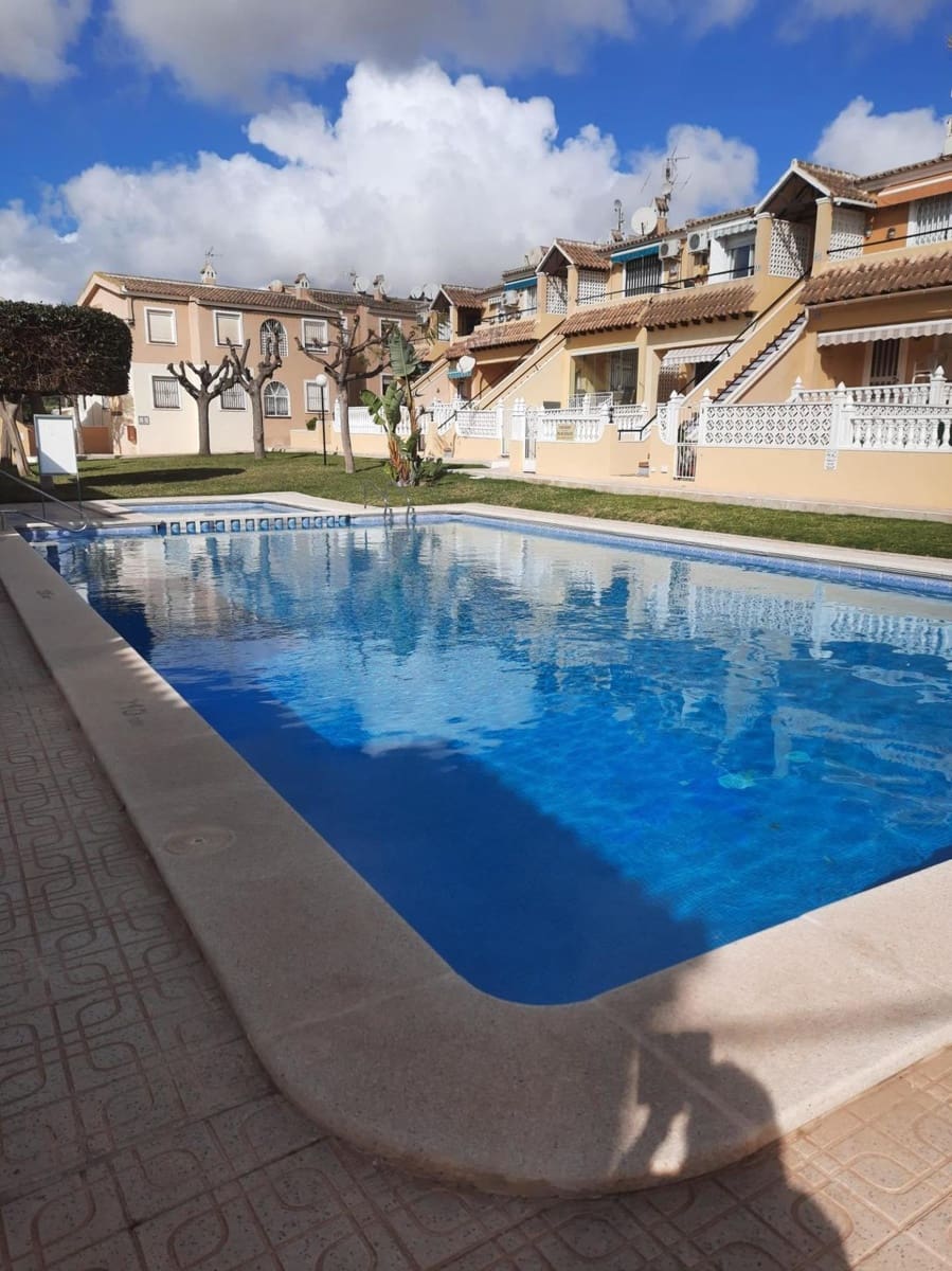 2 sovrum Bungalow till salu i San Miguel de Salinas med pool - 139 000 € (Ref: 9262366)