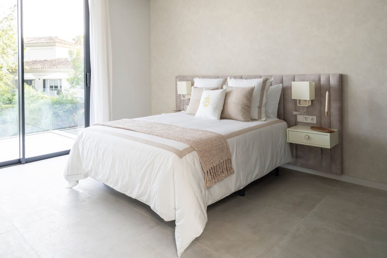 6 soverom Villa til salgs i El Paraiso med svømmebasseng - € 7 200 000 (Ref: 9262374)