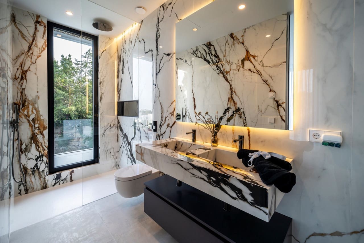 6 soverom Villa til salgs i El Paraiso med svømmebasseng - € 7 200 000 (Ref: 9262374)