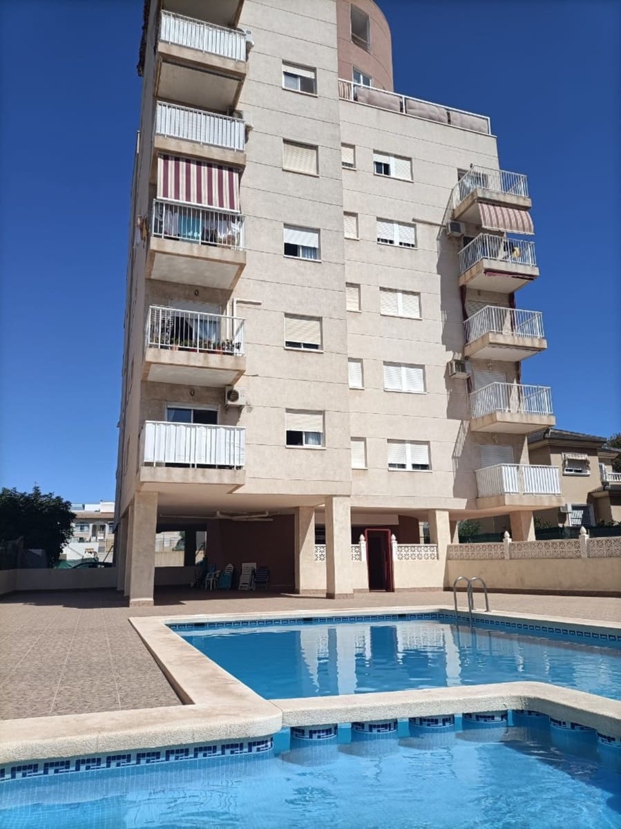 Apartamento de 2 habitaciones en Torrevieja en venta - 149.000 € (Ref: 9264132)