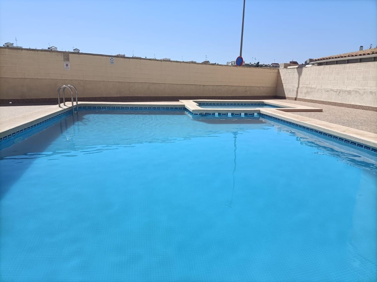 Apartamento de 2 habitaciones en Torrevieja en venta - 149.000 € (Ref: 9264132)