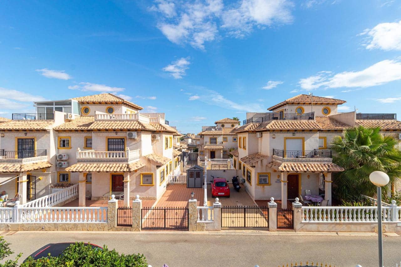 3 soveværelse Byhus til salg i Orihuela Costa med swimmingpool - € 219.000 (Ref: 9264144)