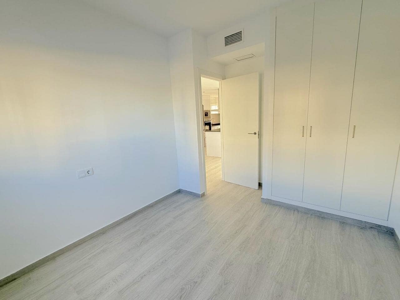 3 makuuhuone Huoneisto myytävänä paikassa Orihuela Costa mukana uima-altaan - 378 000 € (Ref: 9275933)