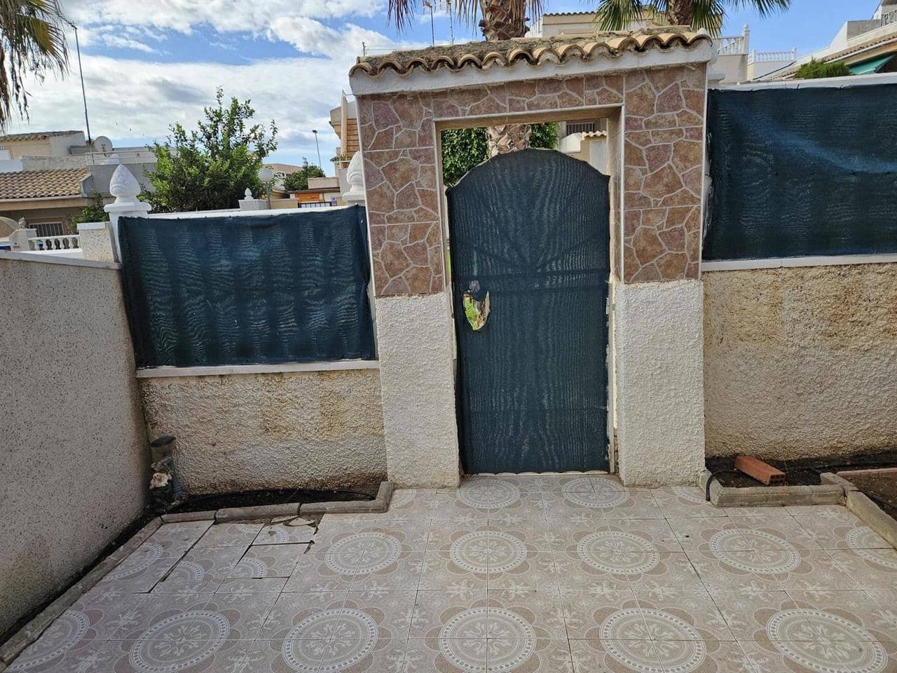 3 bedroom Villa for sale in Orihuela Costa with pool - € 144,000 (Ref: 9275934)