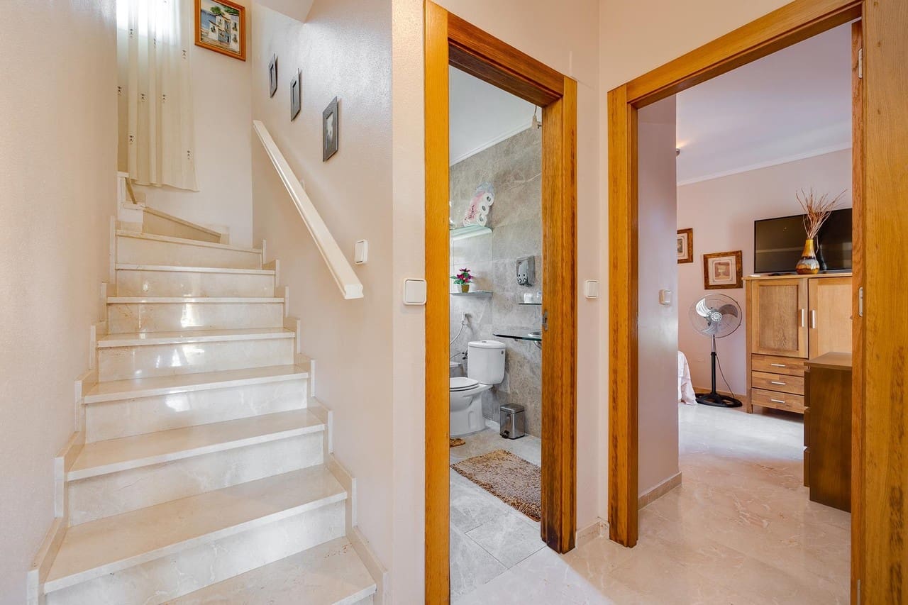 3 soveværelse Villa til salg i Orihuela Costa - € 550.000 (Ref: 9280911)