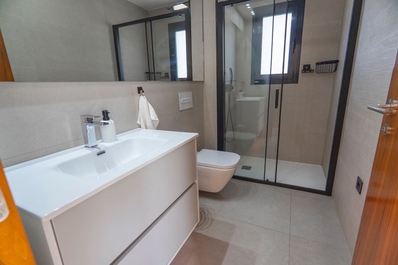 4 slaapkamer Villa te koop in Ciudad Quesada met zwembad - € 699.950 (Ref: 9284974)