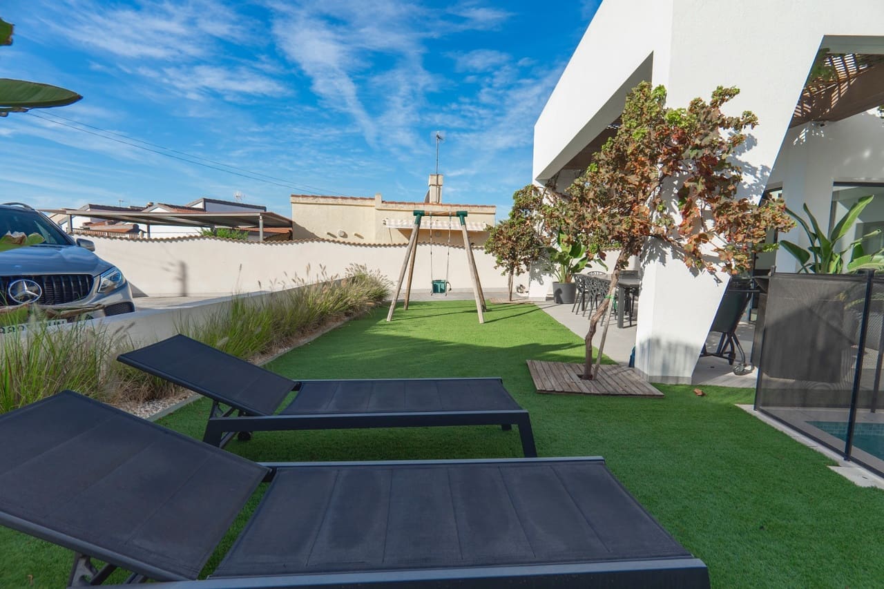 4 slaapkamer Villa te koop in Ciudad Quesada met zwembad - € 699.950 (Ref: 9284974)